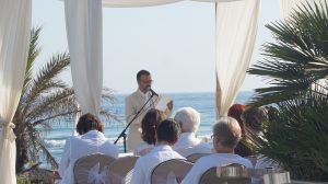 Officiant de cérémonie en français à Marbella