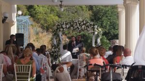 Wedding minister English Spanish French vows renewal. Renovación votos matrimoniales Marbella, Benahavís, Málaga, ceremonias de aniversarios de bodas, bodas de plata, bodas de oro Marbella