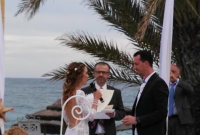 Zivile Hochzeitszeremonie am Strand von Marbella